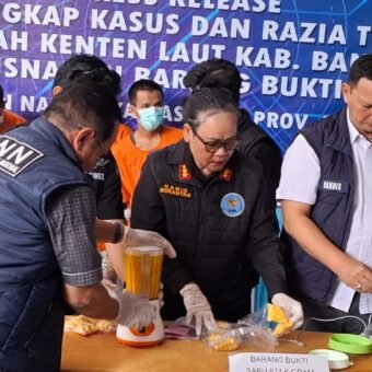 Ribuan Butir Ekstasi hingga Ratusan Gram Sabu Dimusnahkan BNNP Sumsel Kepala BNNP Sumsel Brigjen Pol Hisar Siallagan memimpin langsung pemusnahan barang bukti narkotika hasil ungkap kasus Oktober–November 2025 dengan cara diblender, Kamis (18/12/2025).
