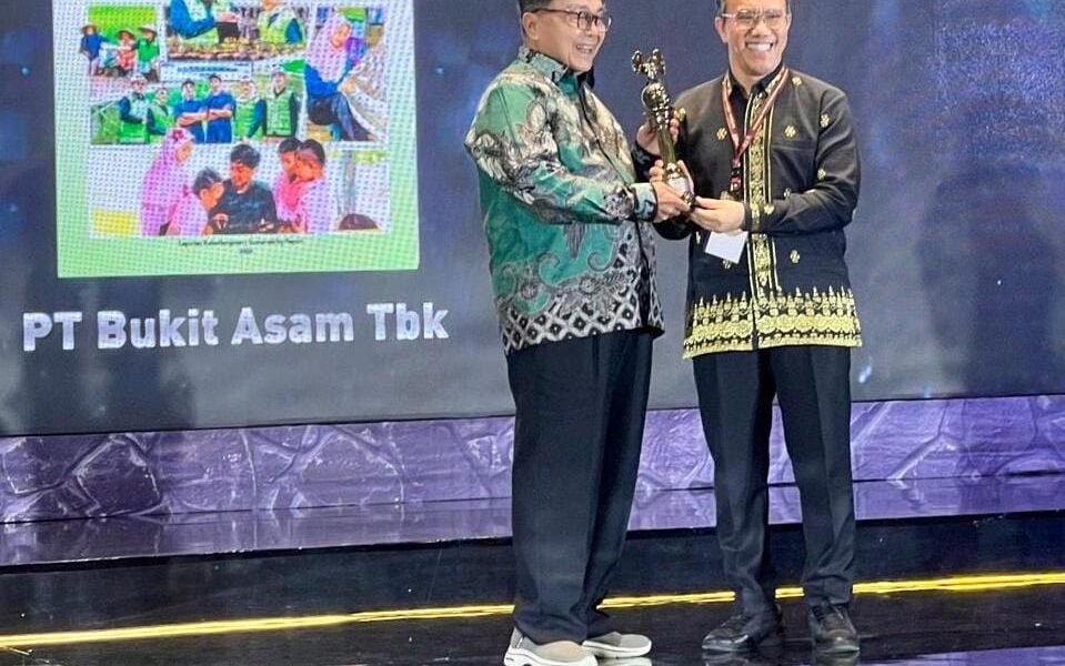 Transparansi dan Keberlanjutan Diakui, PTBA Kantongi Penghargaan Platinum ASRRAT 2025