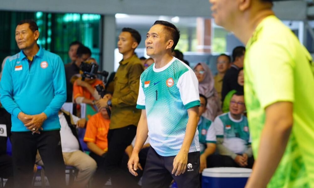 Penutupan Turnamen Voli Walikota Cup 2025 di Palembang berlangsung meriah dengan laga ekshibisi antara Wali Kota H Ratu Dewa dan Wakil Wali Kota Prima Salam, Selasa (30/12/2024).