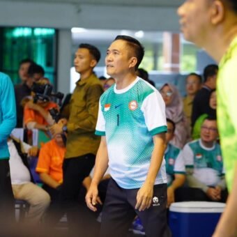 Wali Kota dan Wawako Palembang Turun Lapangan di Penutupan Voli Walikota Cup 2025 Penutupan Turnamen Voli Walikota Cup 2025 di Palembang berlangsung meriah dengan laga ekshibisi antara Wali Kota H Ratu Dewa dan Wakil Wali Kota Prima Salam, Selasa (30/12/2024).