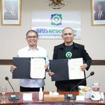 Penandatanganan kerja sama antara BPJS Kesehatan dan PT GoTo Gojek Tokopedia Tbk dalam memperkuat perlindungan jaminan kesehatan bagi pengemudi mitra Gojek melalui Program JKN, Senin (12/1).