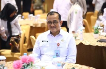 Sekda Provinsi Sumsel H. Edward Candra saat membuka Rapat Teknis Koordinasi dan Sinkronisasi Program Kegiatan Tahun Anggaran 2027 bidang sumber daya air di Ruang Rapat Musi, Dinas PSDA Sumsel.