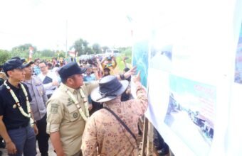 Gubernur Herman Deru Apresiasi Kualitas Pembangunan Jalan CSR PT OKI Pulp di Air Sugihan Gubernur Herman Deru Apresiasi Kualitas Pembangunan Jalan CSR PT OKI Pulp di Air Sugihan