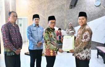 Lantik Sutrisno Jadi Pembimas Katolik, Kakanwil Kemenag Sumsel Tekankan Harmonisasi dan Sikap Moderat Lantik Sutrisno Jadi Pembimas Katolik, Kakanwil Kemenag Sumsel Tekankan Harmonisasi dan Sikap Moderat