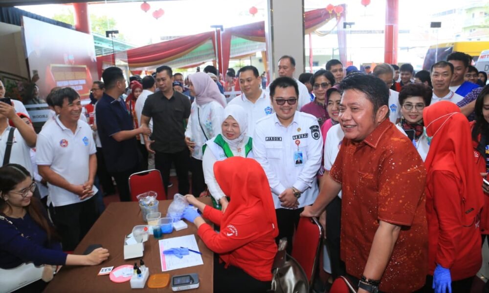 Tinjau Donor Darah PSMTI, Herman Deru: Cermin Masyarakat Sumsel yang Gemar Menolong Tinjau Donor Darah PSMTI, Gubernur Herman Deru: Cermin Masyarakat Sumsel yang Gemar Menolong