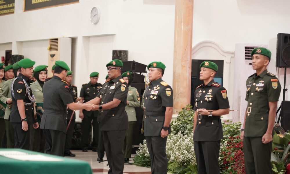 Pimpin Sertijab 3 Pejabat Jajaran Kodam II/Sriwijaya, Mayjen TNI Ujang Darwis Tegaskan Hal Ini Pimpin Sertijab 3 Pejabat Jajaran Kodam II/Sriwijaya, Mayjen TNI Ujang Tegaskan Hal Ini