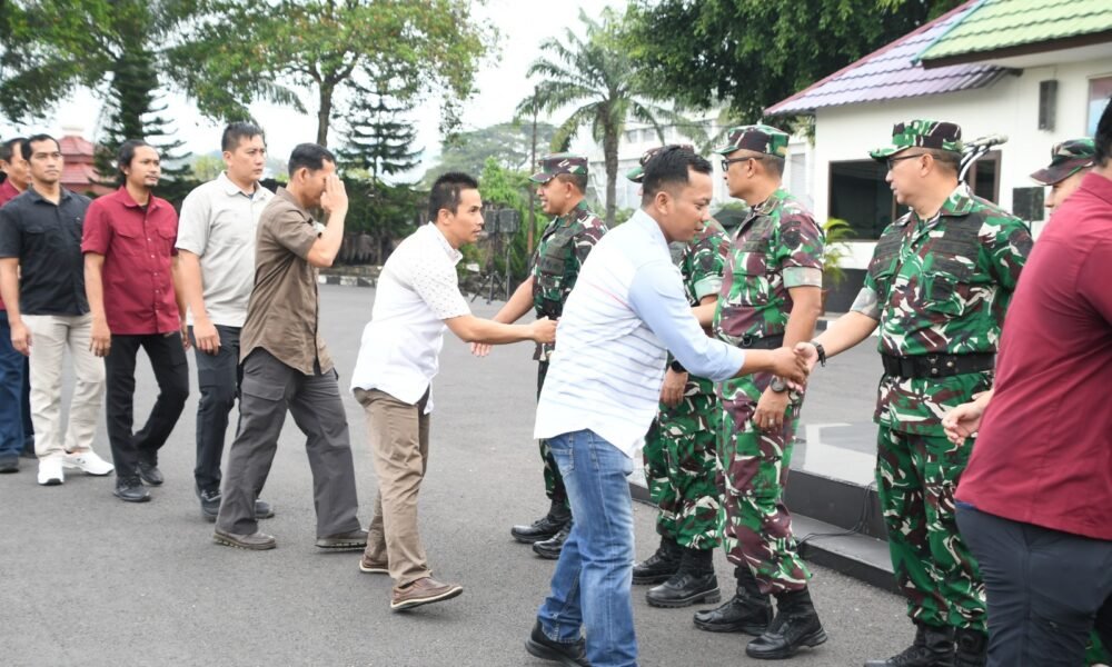 Usai Dinas Cuti Lebaran, Korem 044/Gapo Awali dengan Apel Pengecekan dan Silaturahmi Usai Dinas Cuti Lebaran, Korem 044/Gapo Awali dengan Apel Pengecekan dan Silaturahmi