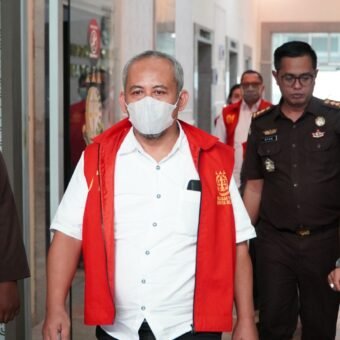 Kejati Sumsel Serahkan 6 Tersangka dan Barang Bukti Kasus Dugaan Kredit Macet Bank BRI