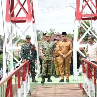 Permudah Akses Warga dan Pelajar, Danrem 044/Gapo Launching 200 Jembatan Garuda di OKU Permudah Akses Warga dan Pelajar, Danrem 044/Gapo Ikuti Launching 200 Jembatan Garuda