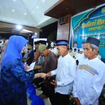 Safari Ramadan di Prabumulih, Gubernur Herman Deru Dorong Penguatan Layanan Publik dan Kebersihan Lingkungan Safari Ramadan di Prabumulih, Gubernur Herman Deru Dorong Penguatan Layanan Publik dan Kebersihan Lingkungan