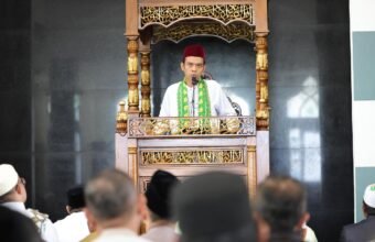 Khutbah di Masjid Assa’adah Polda Sumsel, UAS: Penegakan Hukum yang Adil Adalah Ibadah Khutbah di Masjid Assa’adah Polda Sumsel, UAS: Penegakan Hukum yang Adil Adalah Ibadah