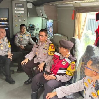 Mobile Command Center Polda Sumsel Kendalikan Titik Kritis Jalintim Banyuasin Mobile Command Center Polda Sumsel Kendalikan Titik Kritis Jalintim Banyuasin