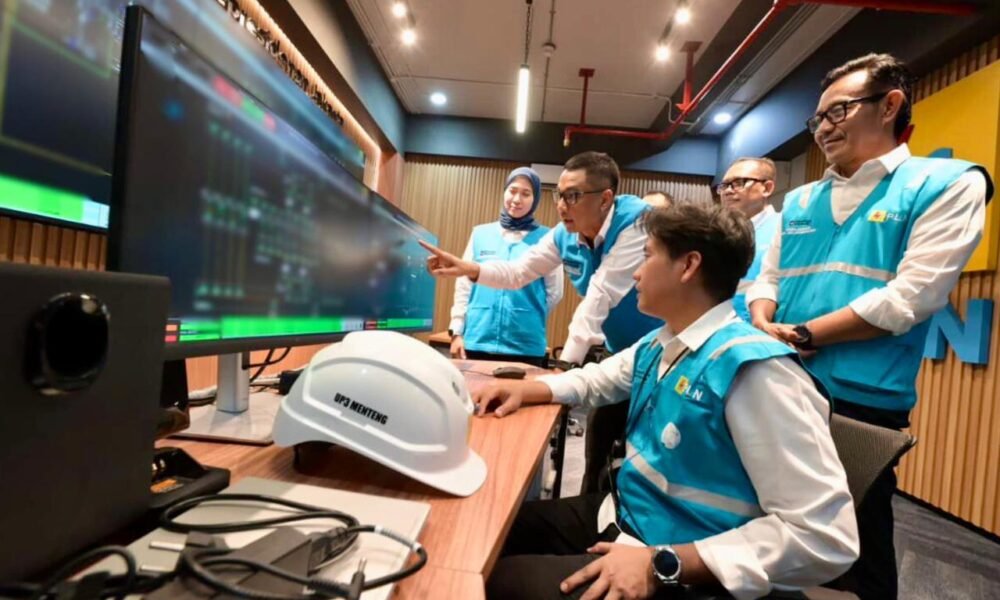 Cerita Petugas PLN Amankan Keandalan Listrik di Momen Idulfitri: Jaga Terang di Hari Kemenangan