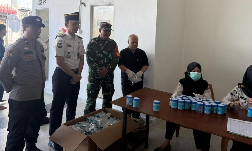 Wujudkan Lingkungan yang Bersih dari narkoba, Rutan Palembang Tes Urine Pegawai dan Warga Binaan