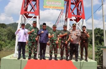 Jembatan Gantung Garuda di OKU Diresmikan, Danrem 044/Gapo: Bukti Nyata Sinergi untuk Rakyat Jembatan Gantung Garuda di OKU Diresmikan, Danrem 044/Gapo: Bukti Nyata Sinergi untuk Rakyat