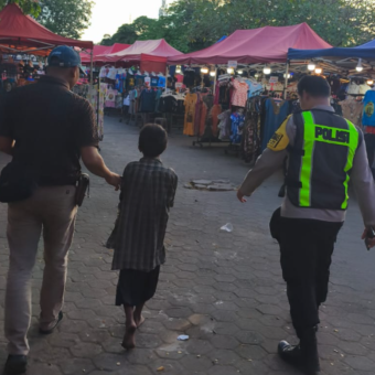 Respons Cepat Video Viral, Polda Sumsel Gandeng Dinas Sosial Bina Anak Jalanan Respons Cepat Video Viral, Polda Sumsel Gandeng Dinas Sosial Bina Anak Jalanan