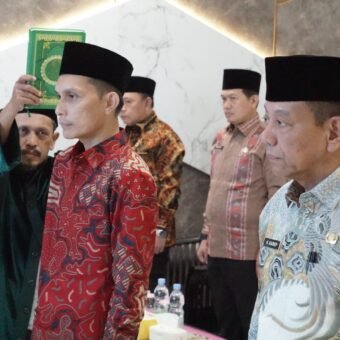 Semangat Mengabdi Tak Kenal Usia: Mantan Kepala Kemenag OKU Selatan Kini Resmi Jadi Guru Madrasah