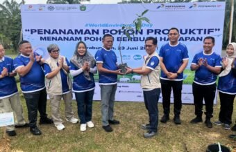 Hari Lingkungan Hidup Sedunia, PHR Zona 4 Perkuat Kolaborasi Pengelolaan Sampah di Prabumulih PHR Zona 4 memperingati Hari Lingkungan Hidup Sedunia 2026 melalui aksi lingkungan, termasuk mengenai pengelolaan sampah, bersama stakeholders selama 20 Mei-23 Juni 2026. (Foto: istimewa)