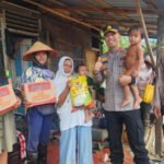 Polda Sumsel Musnahkan 1,39 Kilogram Sabu di Polres Lubuk Linggau, Wujud Transparansi Penegakan Hukum Dalam kegiatan tersebut, sebanyak 50 paket sembako disalurkan kepada masyarakat yang sehari-hari bekerja sebagai pemulung di kawasan TPA Sukawinatan. (Foto: Edho/Sriwijayaterkini.co)