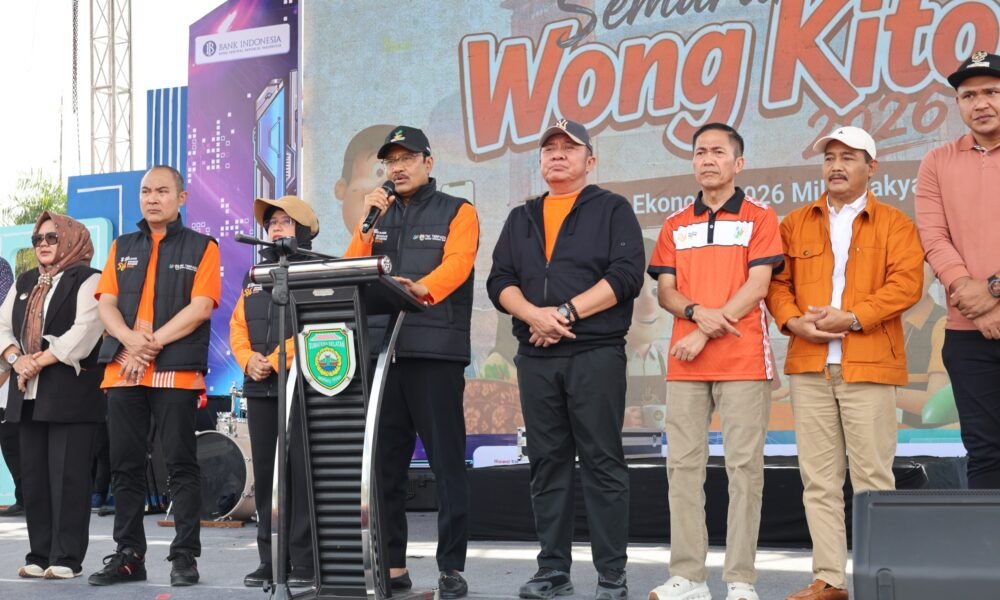 7.588 Petugas Sensus Dikukuhkan, Ratu Dewa Ajak Warga Palembang Berikan Data yang Jujur 7.588 Petugas Sensus Dikukuhkan, Ratu Dewa Ajak Warga Palembang Berikan Data yang Jujur