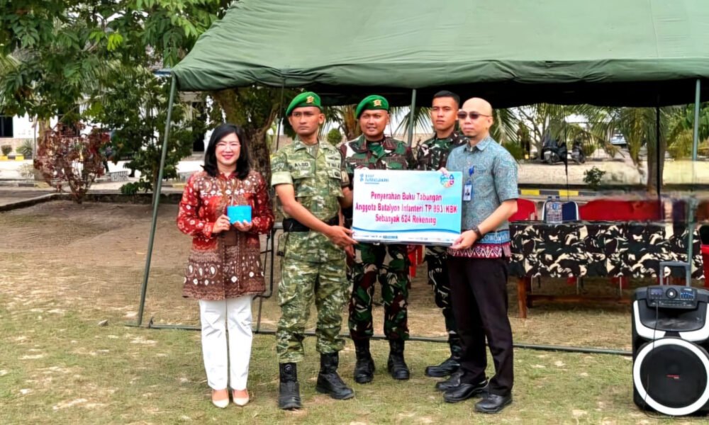 Bank Sumsel Babel Perkuat Sinergi dengan TNI, Serahkan 624 Buku Tabungan kepada Prajurit Yonif TP 893/KBK
