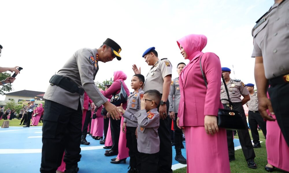 Hari Bhayangkara ke-80, Polda Sumsel Anugerahkan Kenaikan Pangkat kepada 1.465 Personel