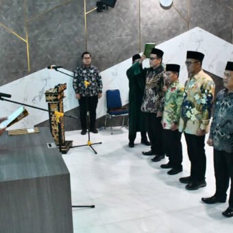 Kakanwil Kemenag Sumsel Lantik Kabid Penmad dan Sejumlah Kepala KUA, Tekankan Inovasi serta Integritas