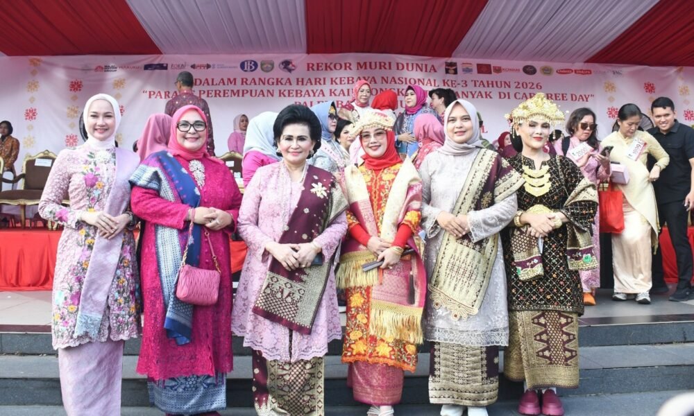 Melestarikan Warisan Budaya, Persit KCK Koorcab Rem 044 Ramaikan Parade Kebaya Nasional
