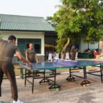 Puncak HUT Ke-45 Korem 044/Gapo, Bukan Sekadar Seremonial Tapi Momentum Evaluasi Pangdam II/Swj Mayjen TNI Ujang Darwis bersama para pejabat utama Kodam II/Sriwijaya mengikuti olahraga bersama dan nonton bareng Piala Dunia 2026 di Makomlekdam II/Swj Palembang sebagai upaya memperkuat soliditas, sportivitas, dan sinergi antar jajaran Kodam II/Sriwijaya. (Foto: Yulie)