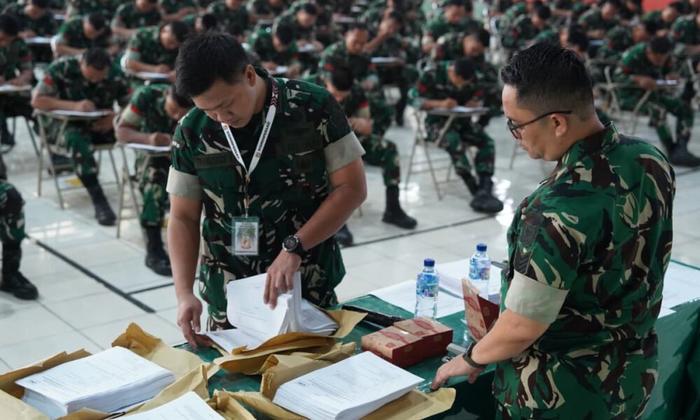 Hari kedua Tes Akademik Seleksi Diktukba TNI AD TA 2026 di GOR Merah Putih Jasdam II/Swj berlangsung lancar. Sebanyak 492 peserta mengikuti ujian. (Foto: Yulie/previews.sriwijayaterkini.id)