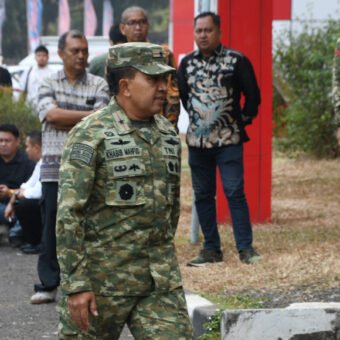Danrem 044/Gapo Dampingi KSAD Apel Akbar Satlinmas se-Indonesia di Palembang
