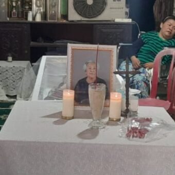 Cucu Mengamuk, Nenek 89 Tahun di Palembang Tewas Terbakar Usai Dilempar Botol Pertalite Cucu Mengamuk, Nenek 89 Tahun di Palembang Tewas Terbakar Usai Dilempar Botol Pertalite