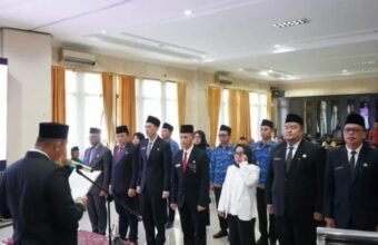 Jaga Integritas dan Marwah ASN, Wako Ludi Lantik 17 Pejabat di Pemkot Pagaralam