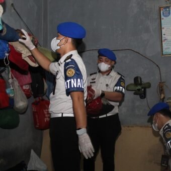 Cegah Narkoba dan HP Ilegal, Rutan Palembang Gelar Razia Gabungan dan Tes Urine Malam Hari