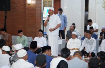 Harlah ke-4 Masjid Hj Sopiah, Herman Deru dan Cik Ujang Hadiri Pengajian Bersama UAS
