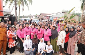 Warga Pulau Borang Dapat Sembako hingga Layanan Kesehatan dari Bhayangkari Peduli